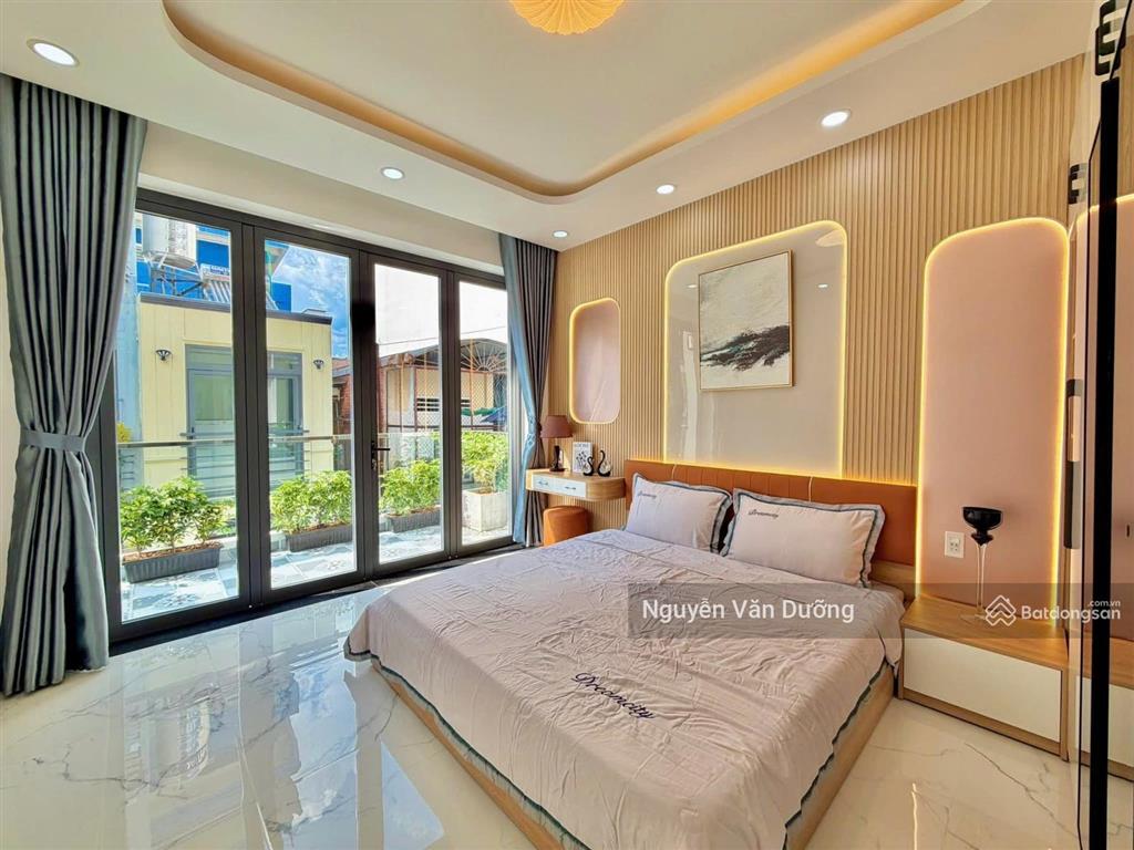 Chốt nhanh! lô góc phố đặng tiến đông, ngõ thông gần phố, ô tô cách 30m, sân xe riêng, dt 38m2 * 5t