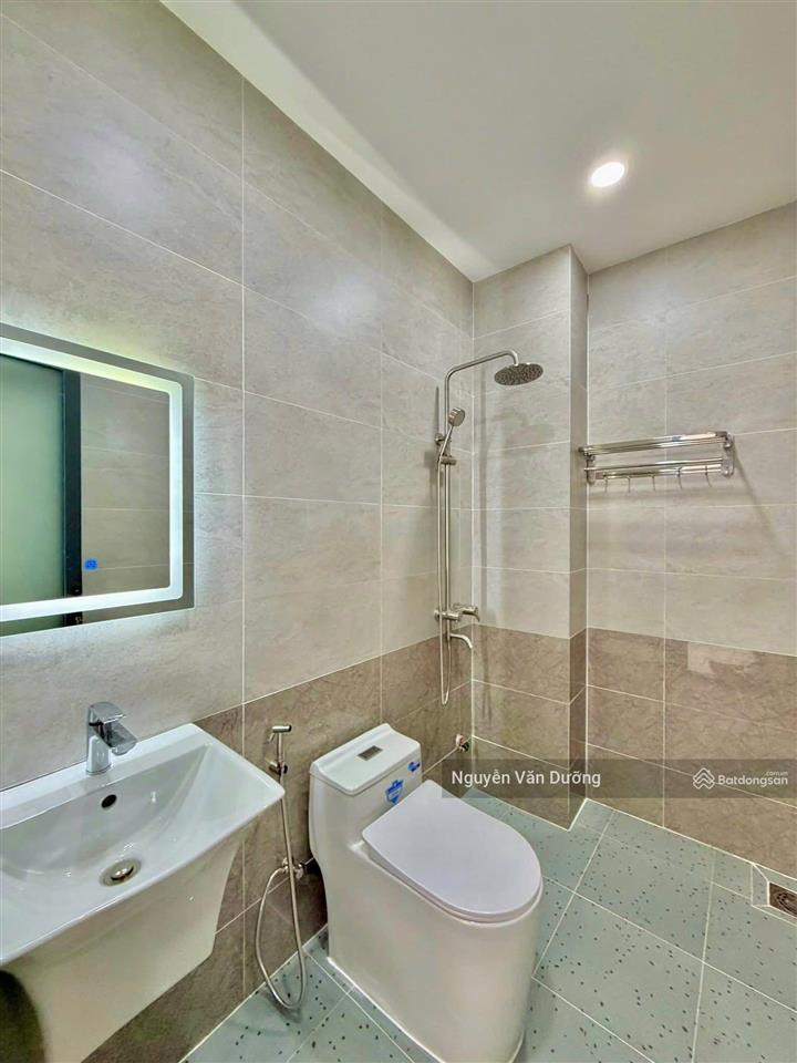 Chốt gấp! lô góc phố đặng tiến đông, ngõ thông gần phố, ô tô cách 30m, sân xe riêng, 38m2 * 5t