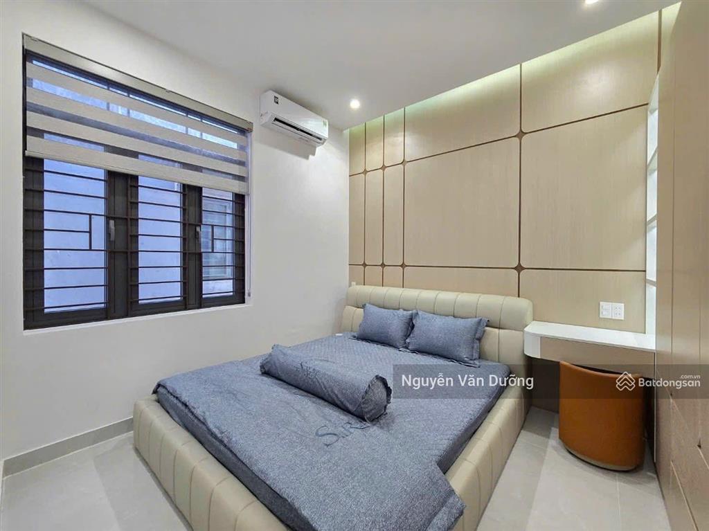 Chốt gấp! lô góc phố đặng tiến đông, ngõ thông gần phố, ô tô cách 30m, sân xe riêng, 38m2 * 5t