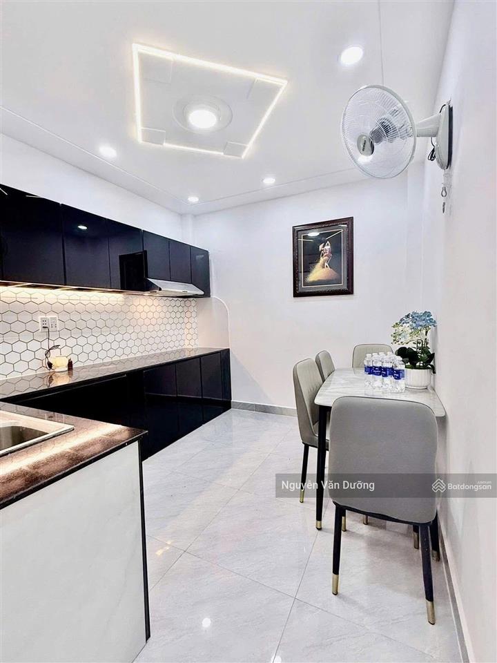 Bán nhà an trạch, sát phố, ngõ ba gác thông, nhà dân xây mới, sân xe riêng, sổ đẹp, dt 37m2*5t
