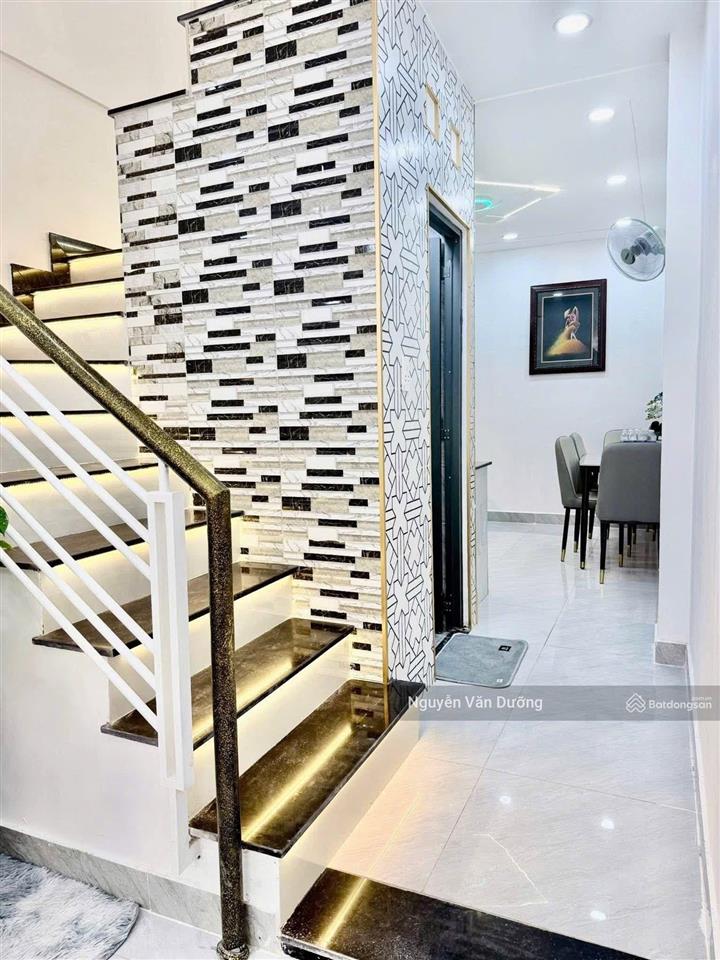 Bán nhà an trạch, sát phố, ngõ ba gác thông, nhà dân xây mới, sân xe riêng, sổ đẹp, dt 37m2*5t
