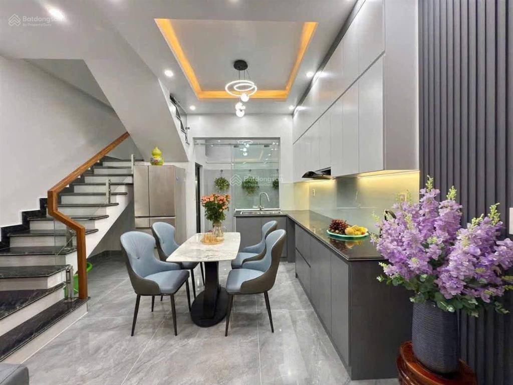 Giá mềm! phố nguyễn chí thanh, lô góc 2 thoáng, ngõ thông kd, mặt tiền rộng, gần ô tô, dt 42m2*5t