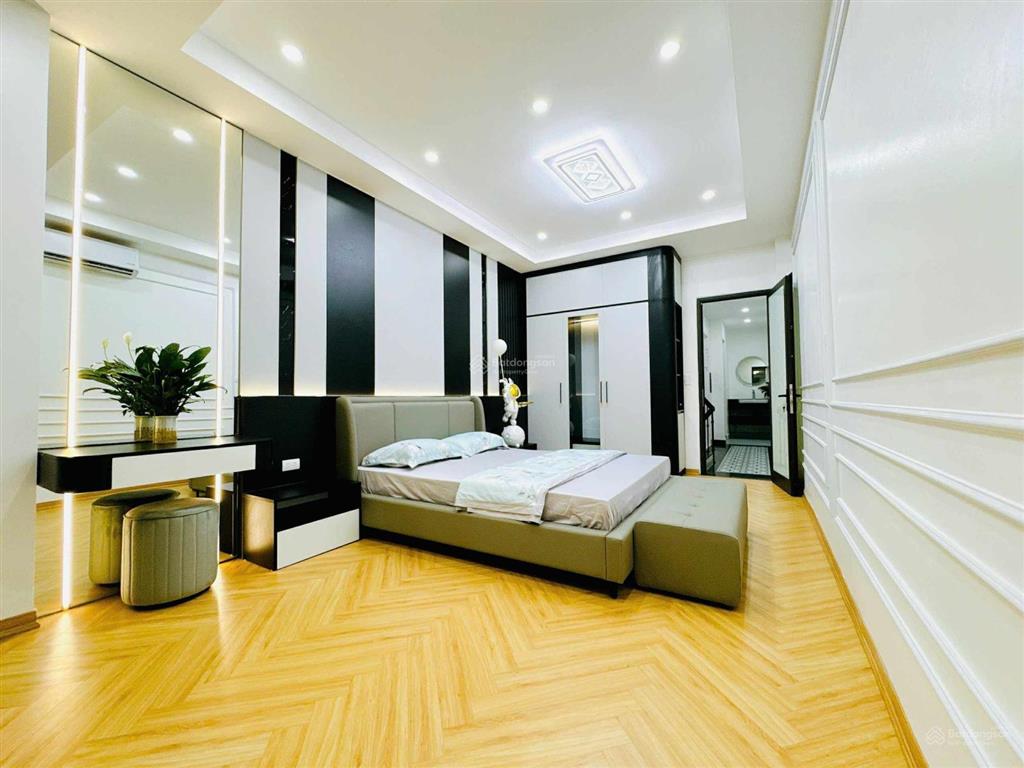 Giá mềm! phố nguyễn chí thanh, lô góc 2 thoáng, ngõ thông kd, mặt tiền rộng, gần ô tô, dt 42m2*5t