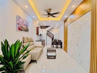 Bán nhà tây sơn 30m ra mặt phố, ngõ thông, ô tô đỗ cổng, kinh doanh, ở ngay, 39m2*5t, nhỉnh 7 tỷ