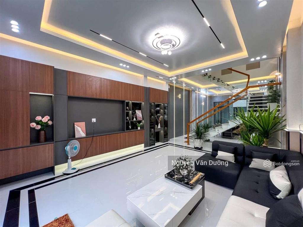 Hộ khẩu láng hạ, ngõ thông kinh doanh, vf3 đỗ cổng, nhà đẹp dân xây, sổ đẹp nở hậu, 42m2*5t