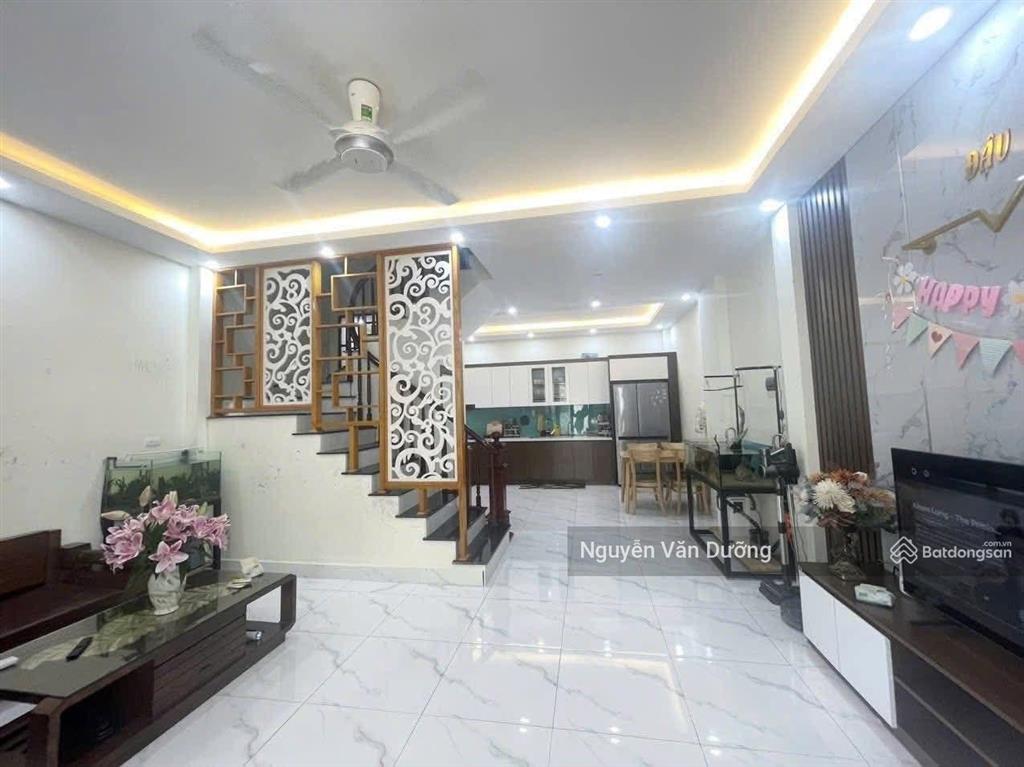 Nhà riêng phố lương định của, ngõ 3 gác thông, sát phố, ô tô 30m, sân xe riêng, dt 39m2* 5t