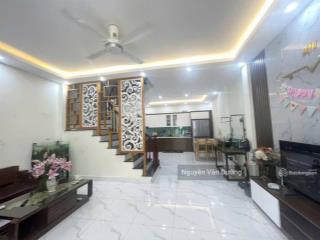 Nhà riêng phố lương định của, ngõ 3 gác thông, sát phố, ô tô 30m, sân xe riêng, dt 39m2* 5t