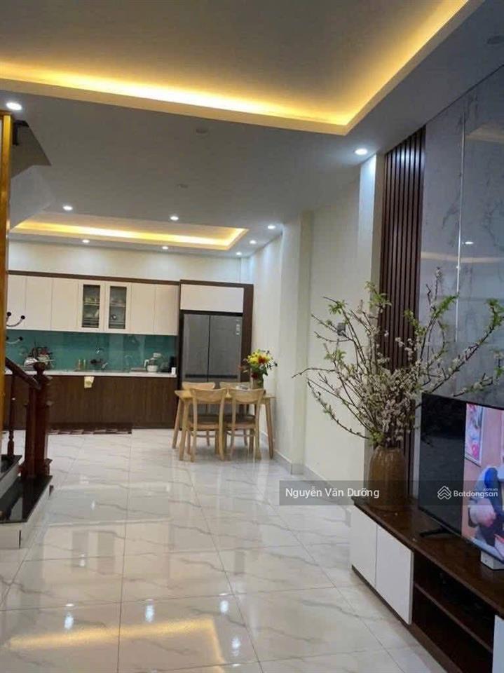 Nhà riêng phố lương định của, ngõ 3 gác thông, sát phố, ô tô 30m, sân xe riêng, dt 39m2* 5t