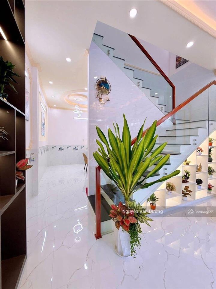 Bán nhanh! lô góc phố đặng tiến đông, ngõ thông gần phố, ô tô cách 30m, sân xe riêng, 42m2*5t