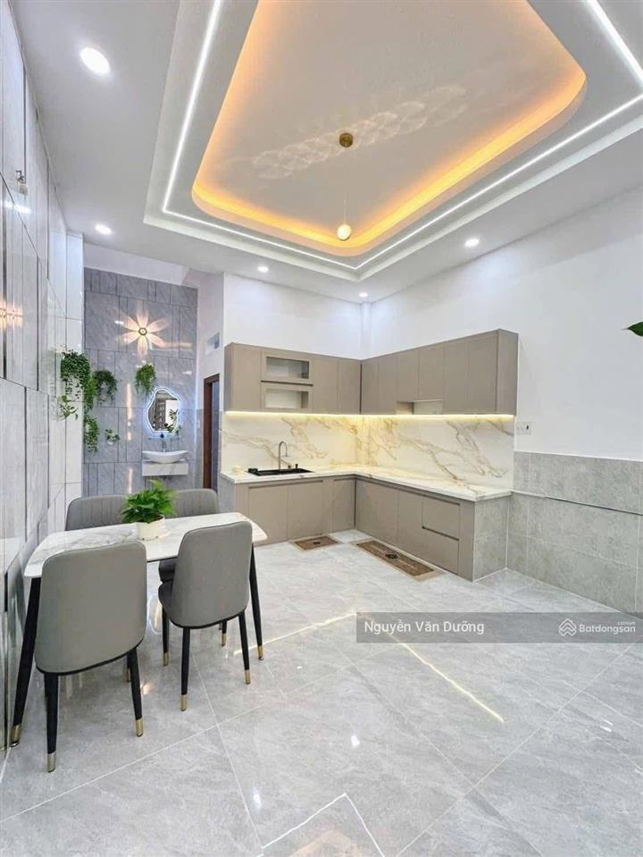 Nhà phố hào nam giáp hoàng cầu, ngõ thông sát phố, trước nhà thoáng sáng, ô tô đỗ gần, 40m2*5t