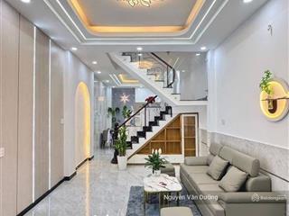 Nhà phố hào nam giáp hoàng cầu, ngõ thông sát phố, trước nhà thoáng sáng, ô tô đỗ gần, 40m2*5t
