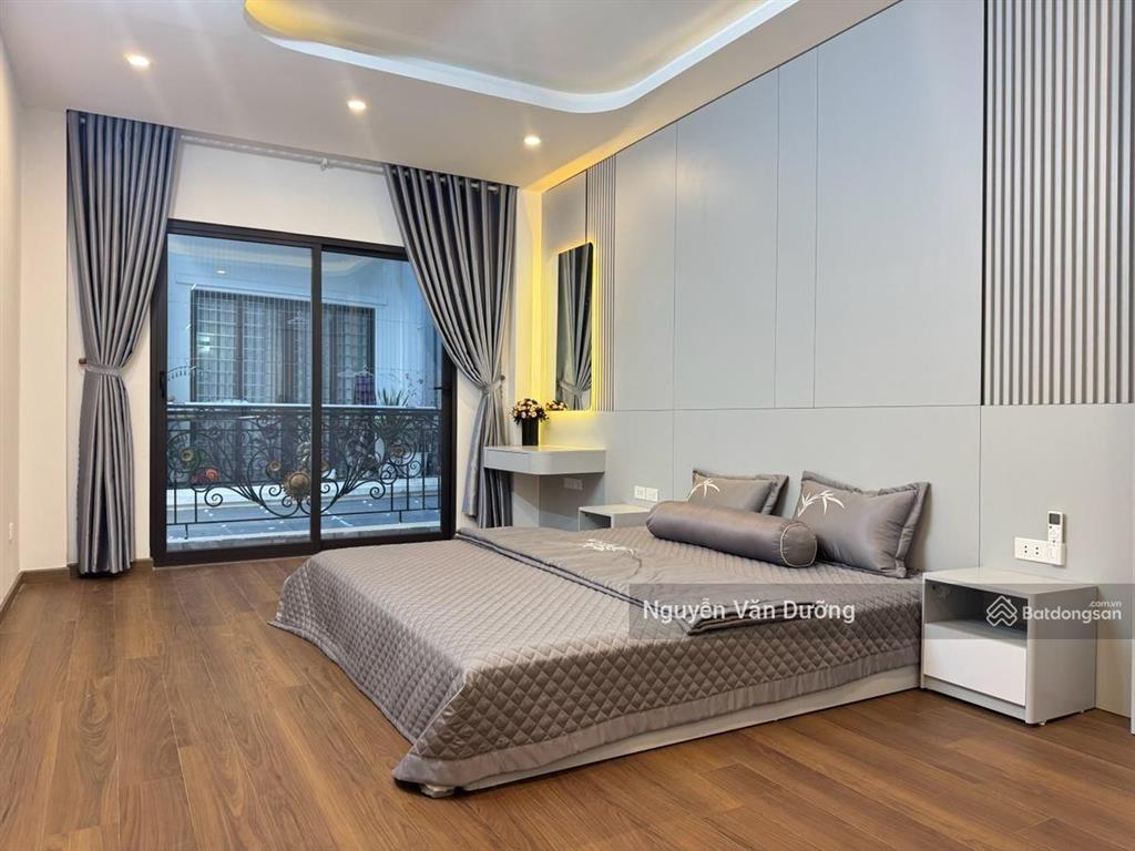 Giá sốc! 2 thoáng phố yên lãng, thang máy xịn, ngõ nông 15m ra ô tô, nhà dân xây, dt 39m2 * 6t