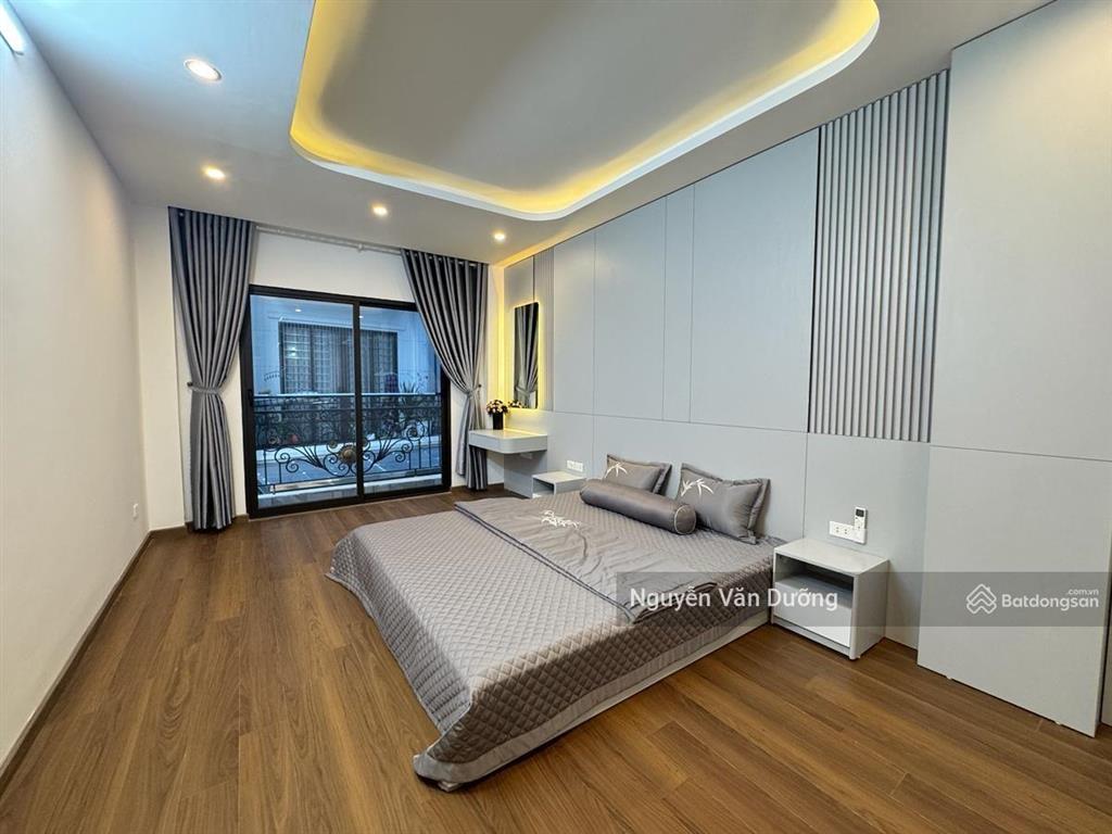 Giá sốc! 2 thoáng phố yên lãng, thang máy xịn, ngõ nông 15m ra ô tô, nhà dân xây, dt 39m2 * 6t