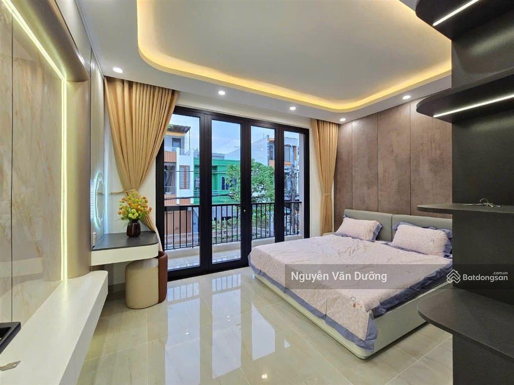 Nhà đẹp ở ngay phố pháo đài láng, gần ô tô, dân xây, ngõ nông thông thoáng, sân xe riêng, 42m2*5t