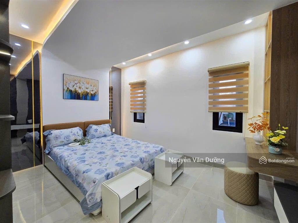 Nhà đẹp ở ngay phố pháo đài láng, gần ô tô, dân xây, ngõ nông thông thoáng, sân xe riêng, 42m2*5t