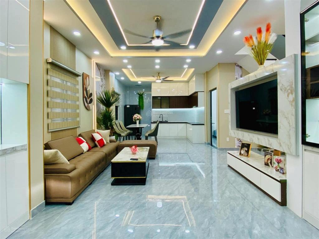 Bán nhà lô góc phố tây sơn, ngõ rộng gần đại học công đoàn, ô tô đỗ, full nt, ở ngay, 43m2*5t