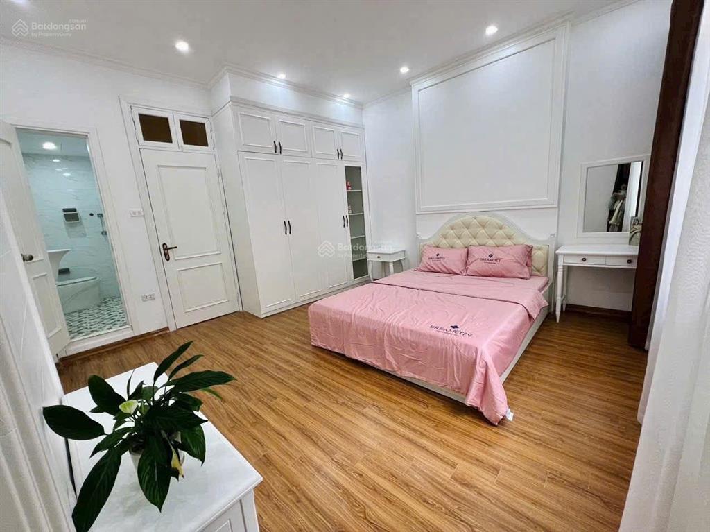 Bán nhà lô góc phố tây sơn, ngõ rộng gần đại học công đoàn, ô tô đỗ, full nt, ở ngay, 43m2*5t