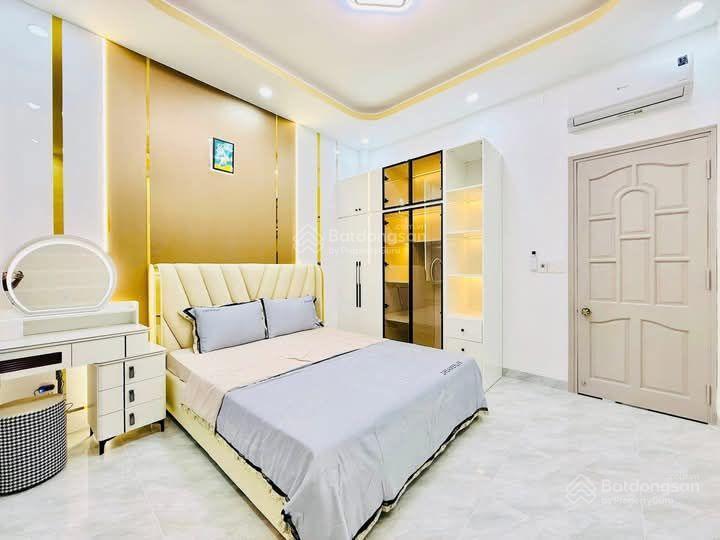 Bán nhà phố tôn đức thắng  cát linh, 2 thoáng, ngõ thông gần phố, cách ô tô 40m, dt 42m2 * 5 tầng