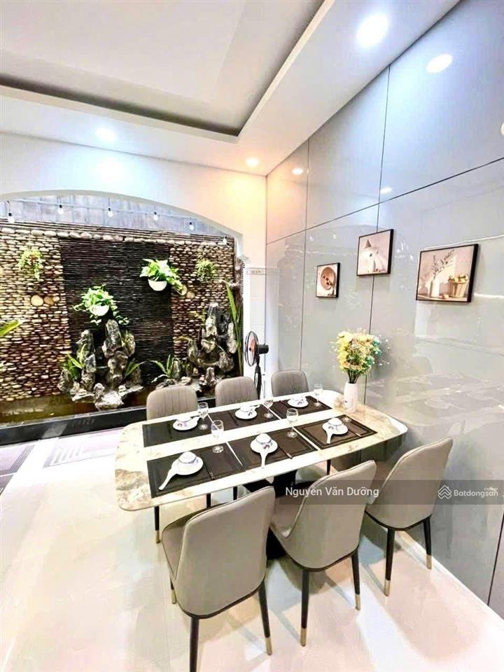 Hiếm có! nhà đường láng, ngõ thông, ba gác vào tận cửa, gần đại học lớn, sân xe riêng, dt 39m2*5t
