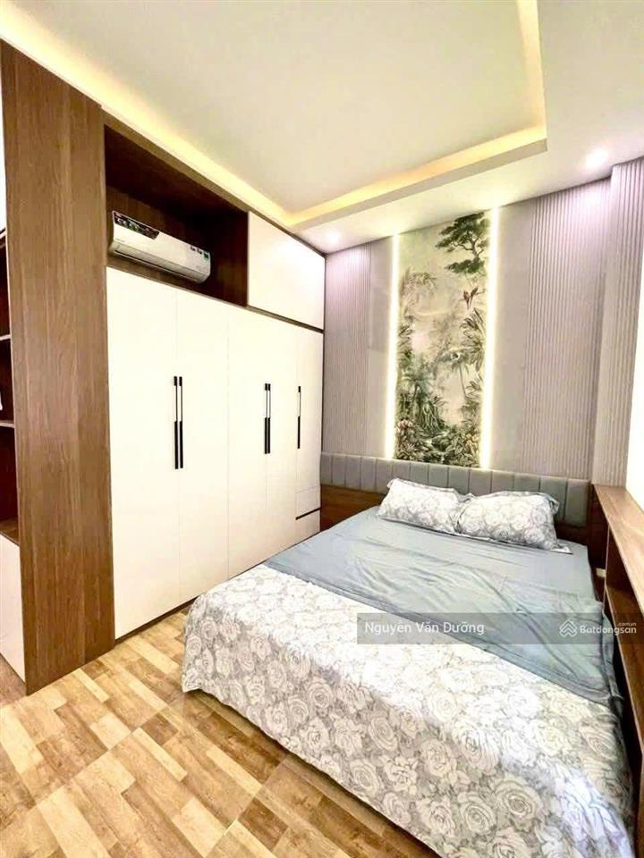 Hiếm có! nhà đường láng, ngõ thông, ba gác vào tận cửa, gần đại học lớn, sân xe riêng, dt 39m2*5t