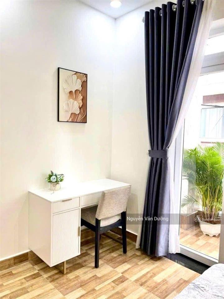 Hiếm có! nhà đường láng, ngõ thông, ba gác vào tận cửa, gần đại học lớn, sân xe riêng, dt 39m2*5t