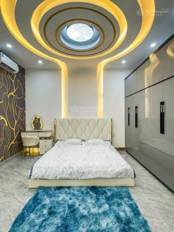 Vip phố nguyễn ngọc vũ, 2 thoáng mới full nội thất, cách ô tô 15m, sát mặt phố, dt 40m2 * 5 tầng