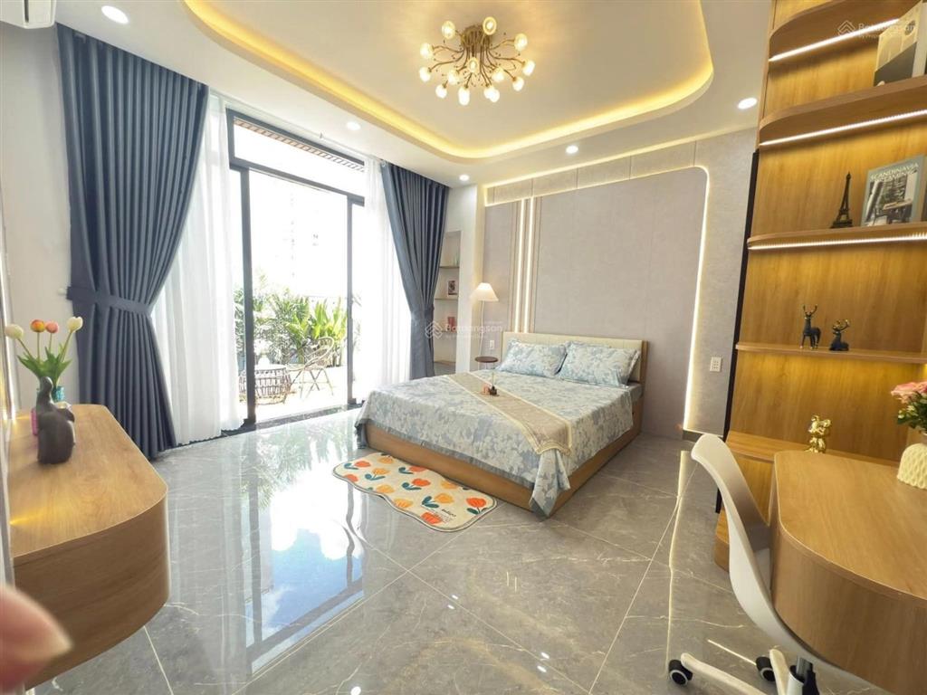 Vip phố nguyễn ngọc vũ, 2 thoáng mới full nội thất, cách ô tô 15m, sát mặt phố, dt 40m2 * 5 tầng