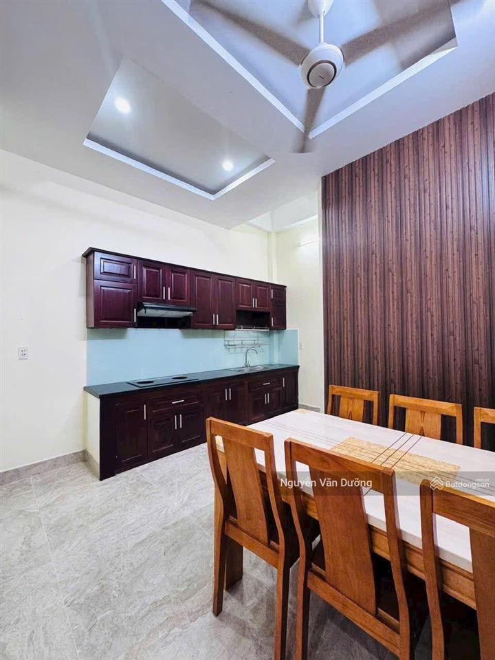 Giá hời! phố tôn thất tùng, lô góc 2 thoáng, vài bước ra phố, ngõ thông rộng, sân xe, dt 43m2*6t