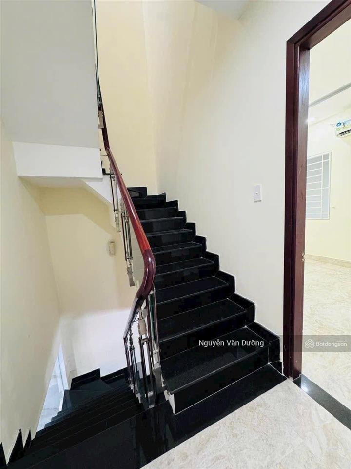 Giá hời! phố tôn thất tùng, lô góc 2 thoáng, vài bước ra phố, ngõ thông rộng, sân xe, dt 43m2*6t
