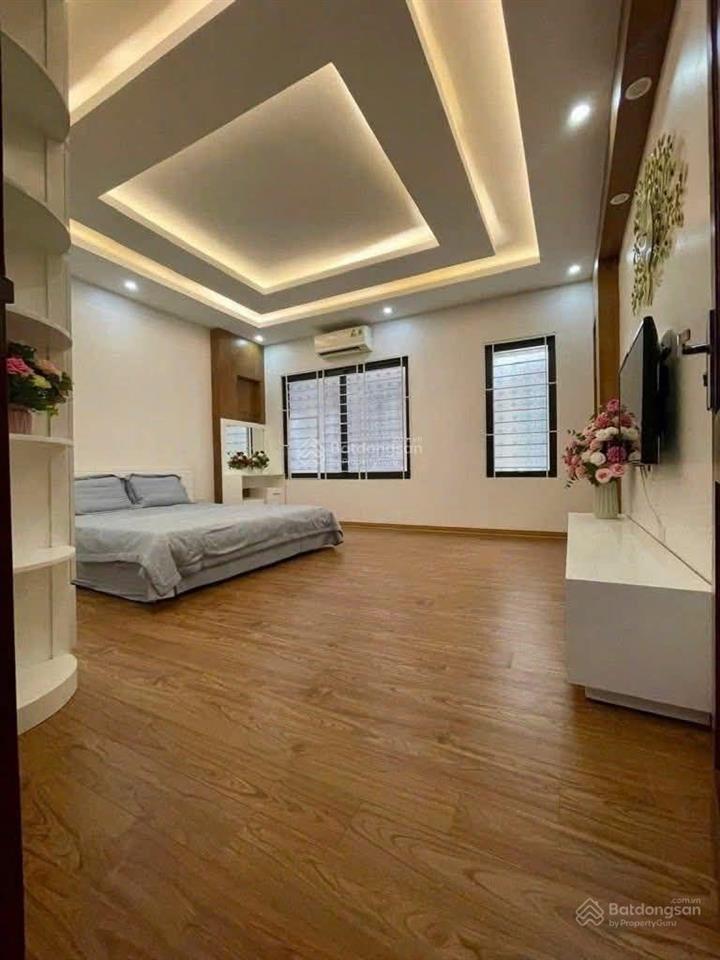 Giá hời! phố tôn thất tùng, lô góc 2 thoáng, vài bước ra phố, ngõ thông rộng, sân xe, dt 43m2*6t