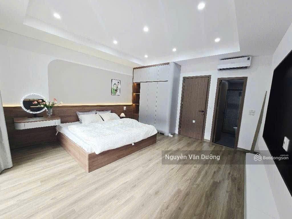 Bán nhà riêng phố giảng võ  cát linh, thang máy xịn sò, nhà đẹp ở ngay, sân xe riêng, dt 39m2* 6t