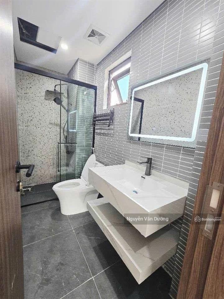 Bán nhà riêng phố giảng võ  cát linh, thang máy xịn sò, nhà đẹp ở ngay, sân xe riêng, dt 39m2* 6t