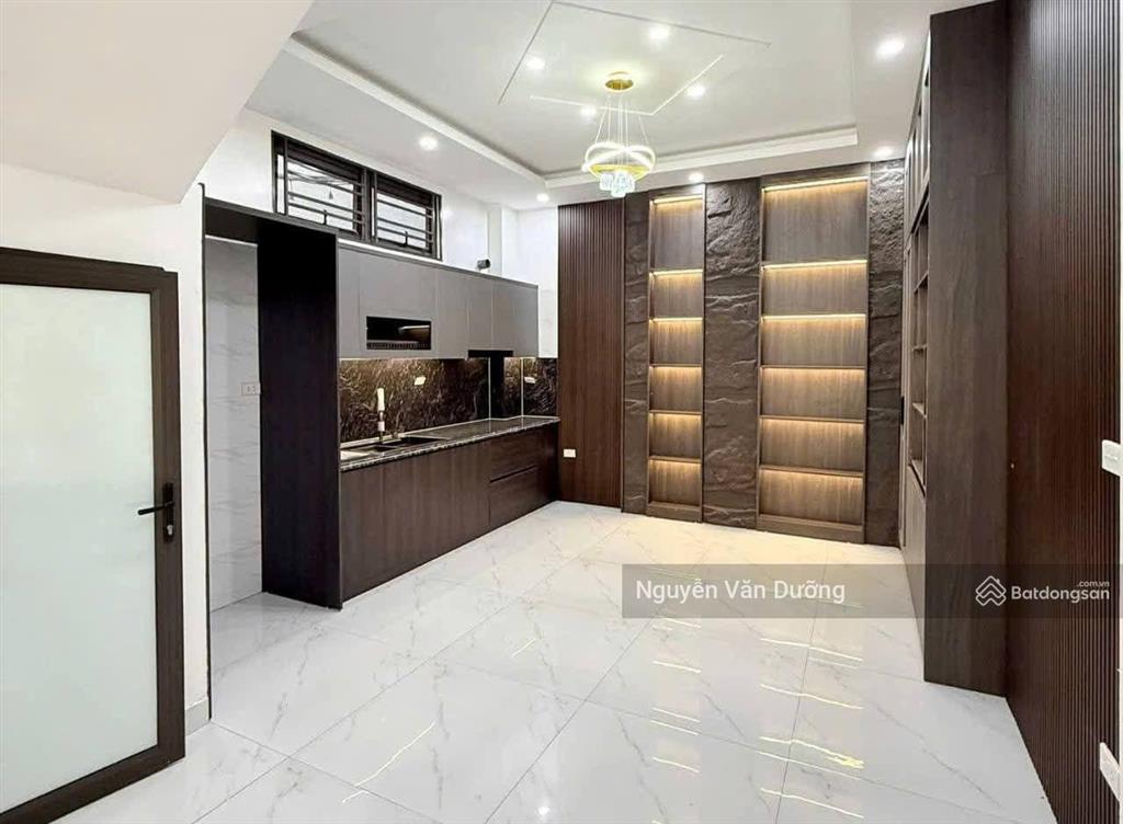 Nhà phố ngọc khánh  nguyễn chí thanh, 25m ra phố, ngõ nông thoáng, ô tô đỗ gần, dân xây, 40m2*5t
