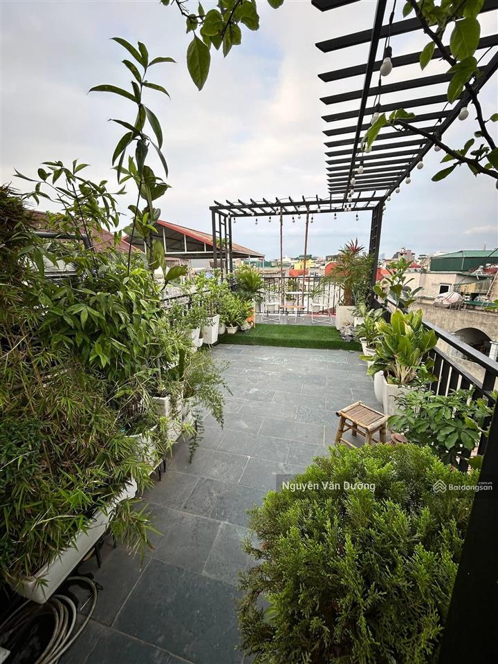 Có 102 nhà nguyễn phúc lai giáp hoàng cầu, ba gác đỗ, 25m oto, ngõ thông kd nhỏ lẻ, 38m*5t