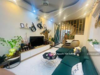 Có 102 nhà nguyễn phúc lai giáp hoàng cầu, ba gác đỗ, 25m oto, ngõ thông kd nhỏ lẻ, 38m*5t