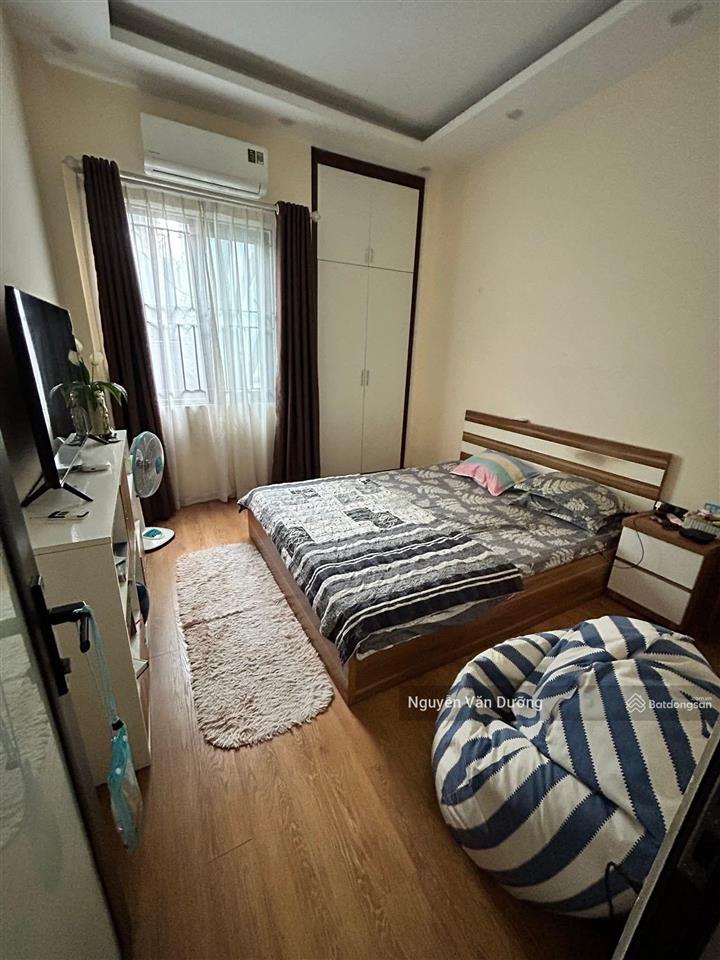 Có 102 nhà nguyễn phúc lai giáp hoàng cầu, ba gác đỗ, 25m oto, ngõ thông kd nhỏ lẻ, 38m*5t