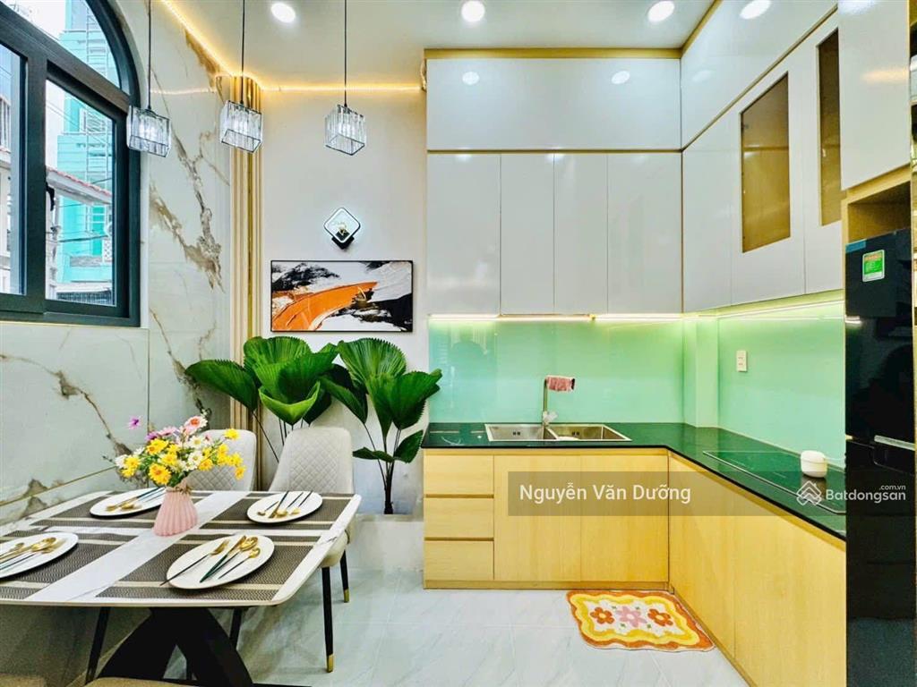 Giảm sâu! lô góc trường chinh, sát phố, ngõ thông thoáng, ba gác đỗ cửa, 42m2*5t, nhỉnh 8 tỷ