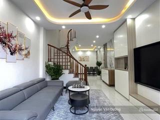 Gấp gấp! phố nguyễn lương bằng, 3 gác đỗ cửa, ngõ thông gần phố, ô tô gần, sân xe riêng, 40m2*5t
