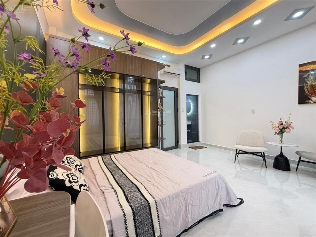 Gấp gấp! phố nguyễn lương bằng, 3 gác đỗ cửa, ngõ thông gần phố, ô tô gần, sân xe riêng, 40m2*5t