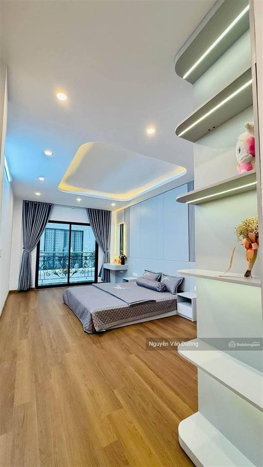 Hiếm thật sự, pháo đài láng còn sót lại căn nhà thang máy, 2 thoáng, ngõ thông, gần ô tô, 37m2*5t
