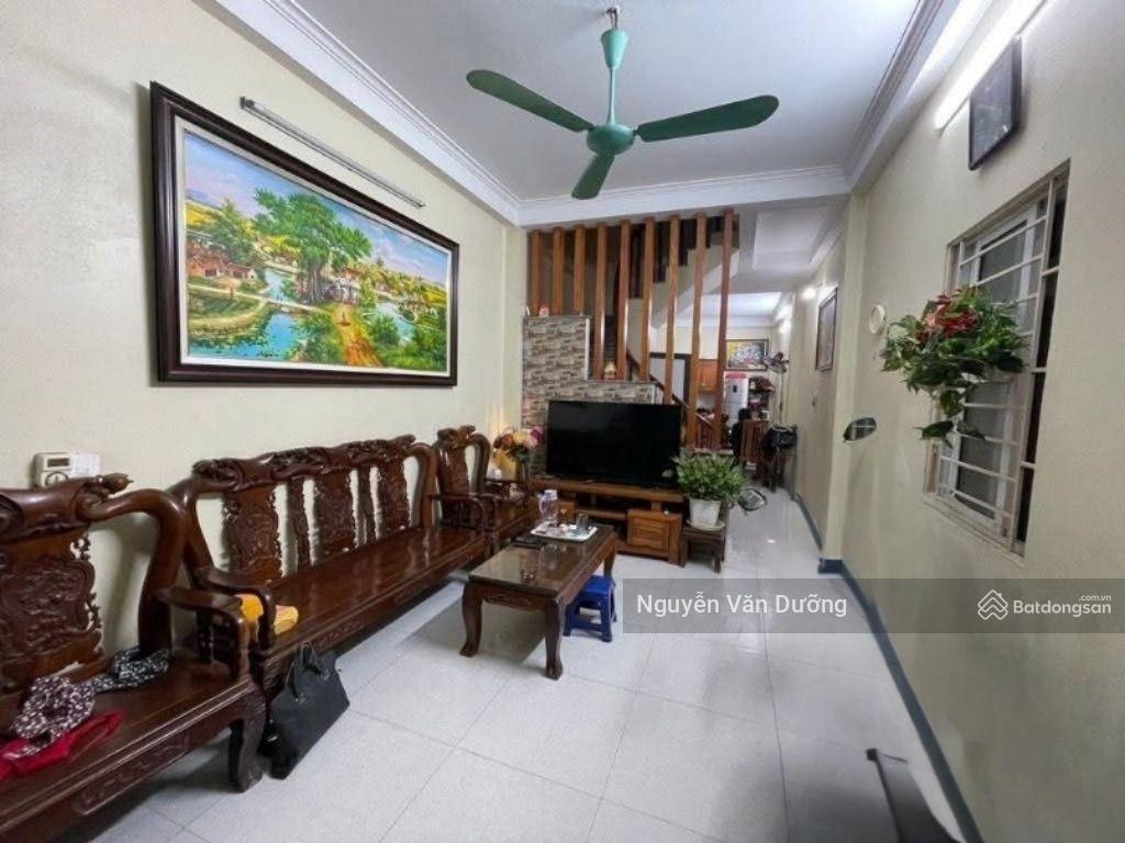 Nhà phố chùa bộc, phạm ngọc thạch gần đại học y, ngõ thoáng, sát phố, ô tô đỗ gần dân xây, 40m2*5t
