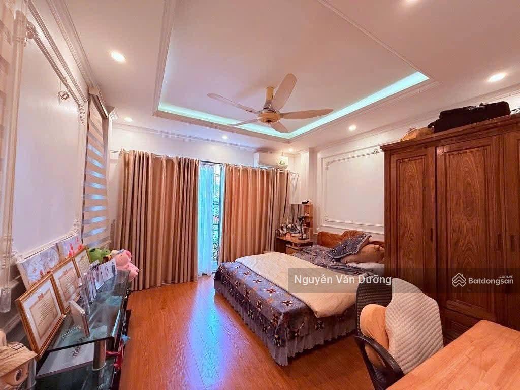 Nhà phố chùa bộc, phạm ngọc thạch gần đại học y, ngõ thoáng, sát phố, ô tô đỗ gần dân xây, 40m2*5t