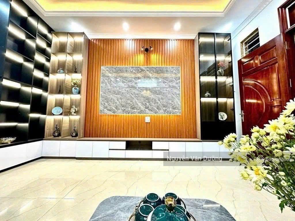 Giá rẻ bất ngờ! nhà riêng lương định của, ngõ rộng thông, 5 tầng, ở ngay cực thích, sân xe riêng