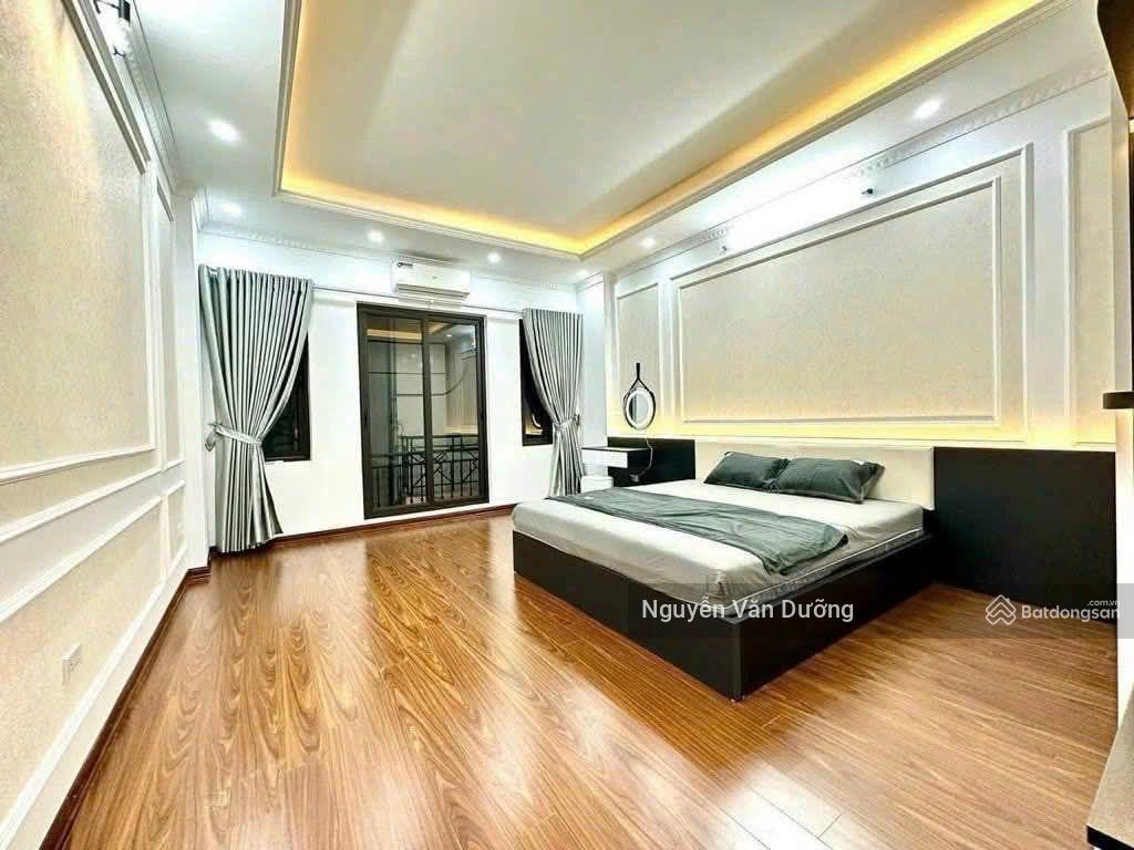 Giá rẻ bất ngờ! nhà riêng lương định của, ngõ rộng thông, 5 tầng, ở ngay cực thích, sân xe riêng