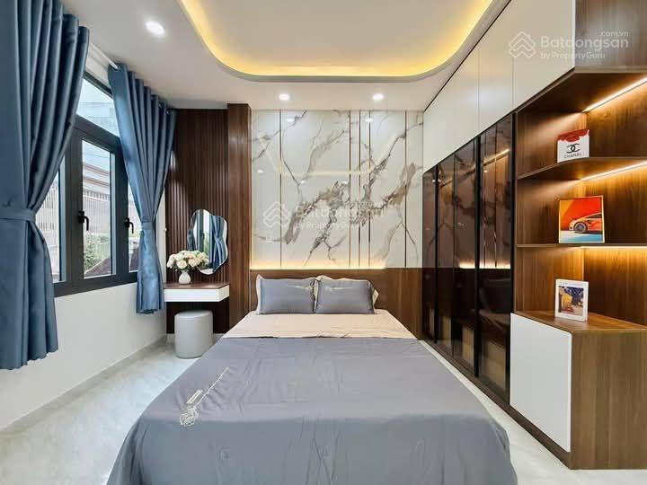 Đập hộp! lô góc pháo đài láng, ba gác đỗ cửa, ngõ thông, 30m ra ô tô, 44m2 * 5t, nhỉnh 8 tỷ
