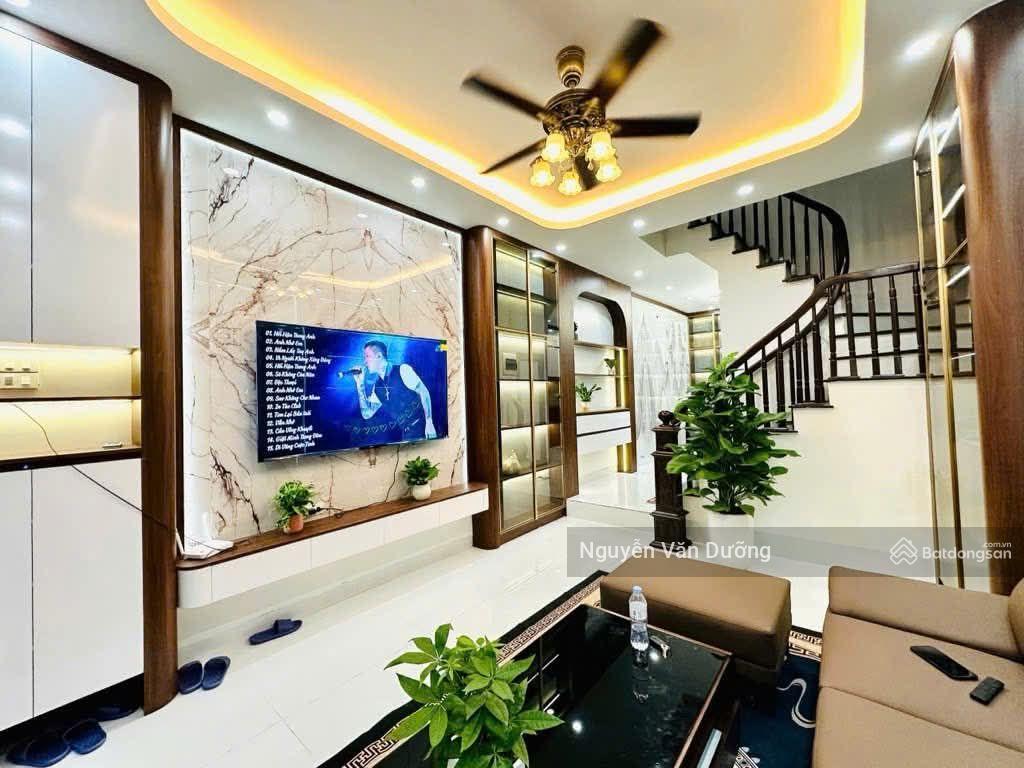 Hot! nhà riêng hào nam  la thành, sát phố, ngõ ba gác thông kinh doanh, nhà dân xây, 41m2*5t