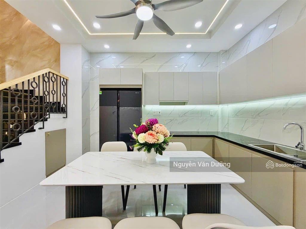 Cần bán gấp! phố thái hà, dân xây chắc chắn, ngõ thông, 30m ra phố, ba gác đỗ, ở luôn, 39m2 * 5t
