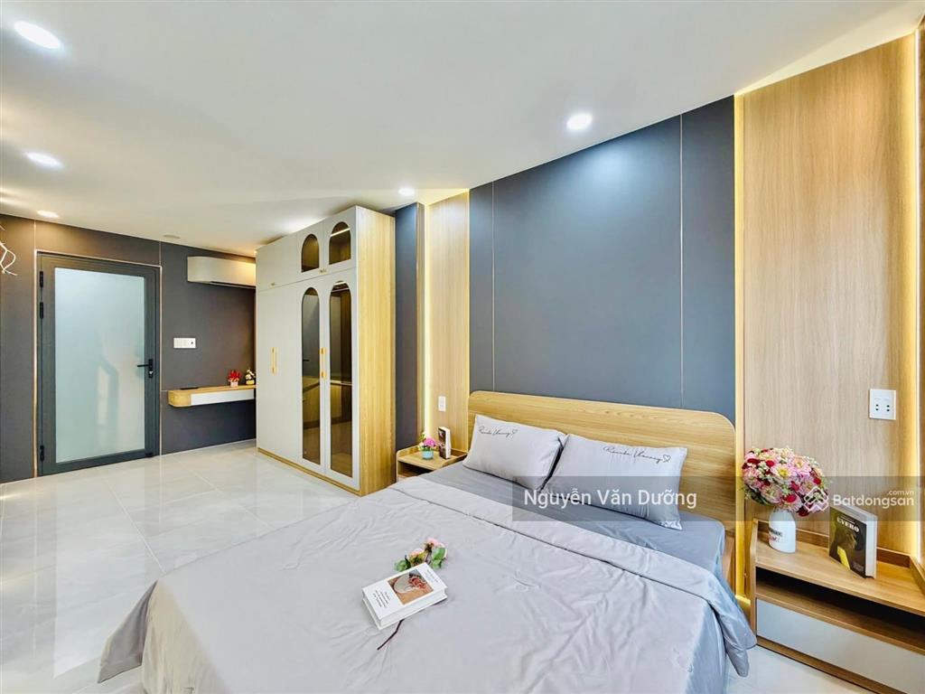 Nhà phố chùa láng, ngõ 3 gác thông, gần hồ, gần trường đại học, sân xe riêng, ko quy hoạch, 39m2*5t