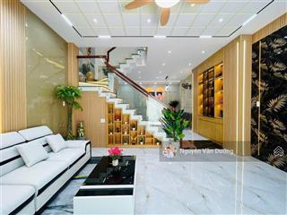 Quá hot! nhà phạm ngọc thạch, ngõ ba gác, ô tô gần, gần đại học y và vincom, pháp lý ổn, 40m²*5t