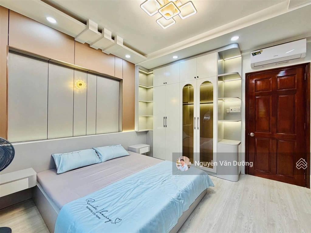 Hiếm có! nhà phố ngọc khánh, mới koong ở ngay, lô góc 2 thoáng, ngõ nông sát phố, sân xe, 40m2*5t
